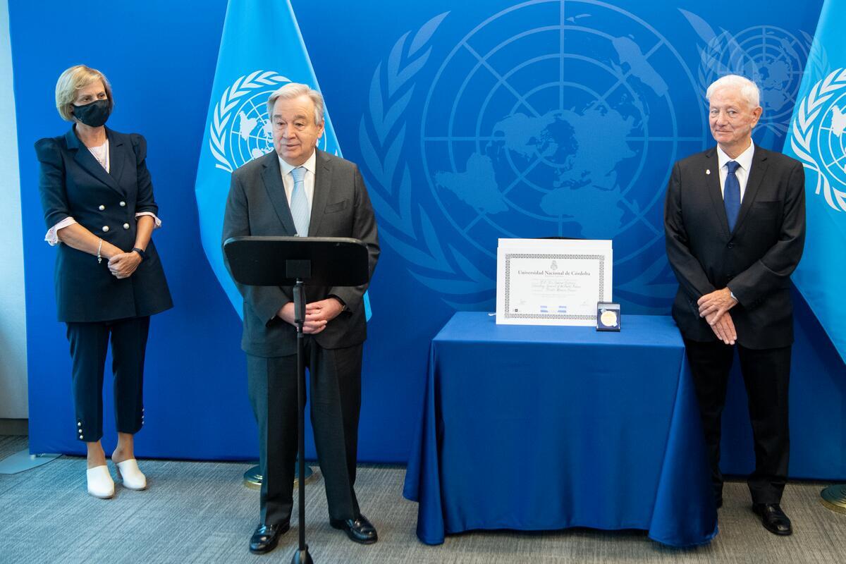 El Secretario General de la ONU recibió el título de Doctor Honoris Causa por parte de la Universidad Nacional de Córdoba